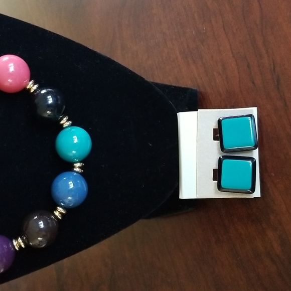 Necklace and Matching Earrings - Picture 2 of 5